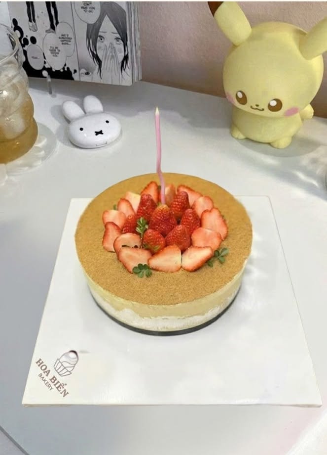 Bánh mousse dâu tây